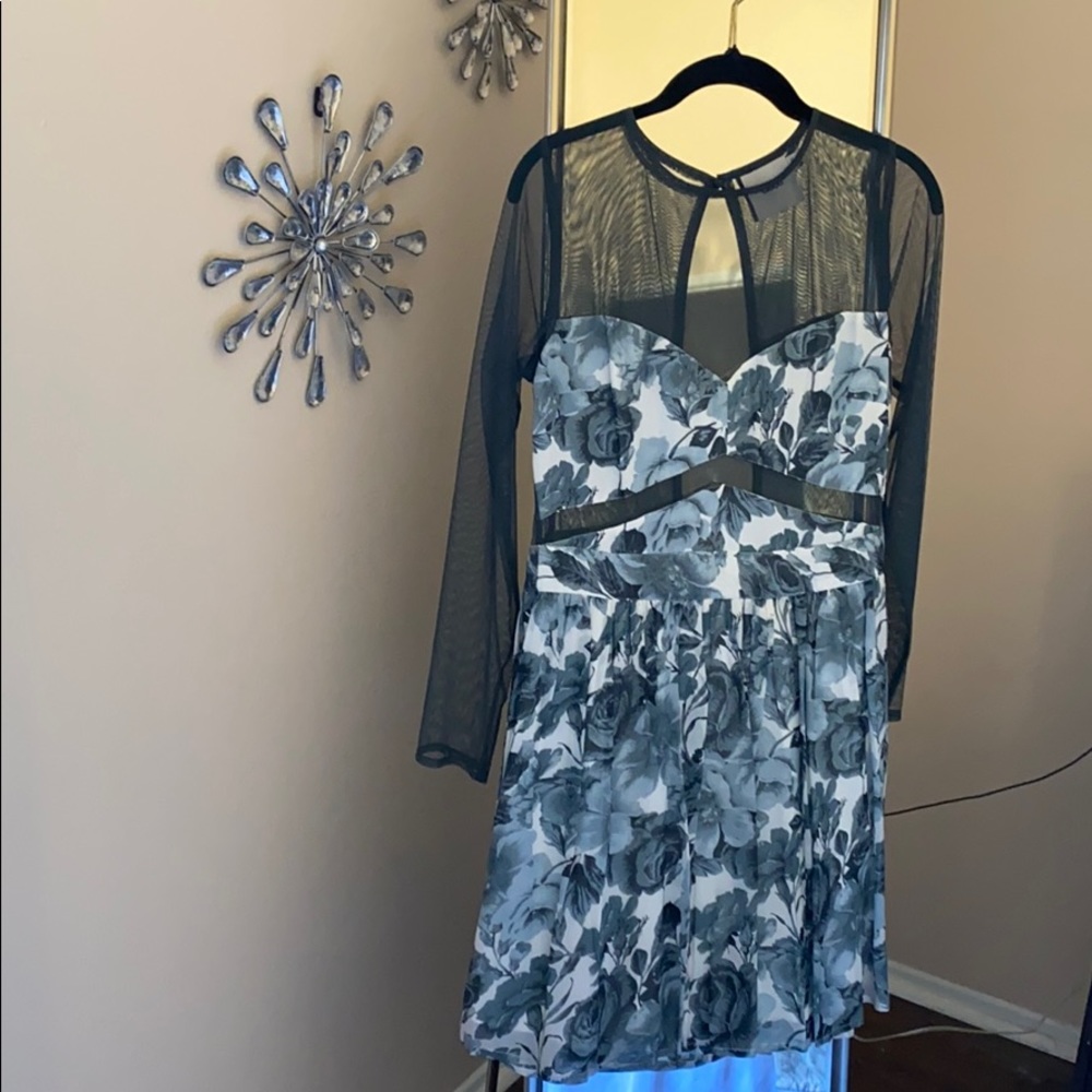 Unique dress NWOT